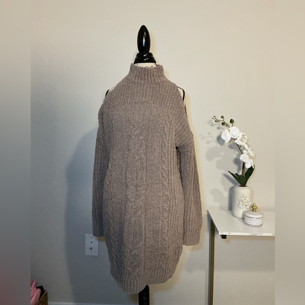 Express Cozy Cable Knit Sweater with cut out shoulders - Picture 2 of 7